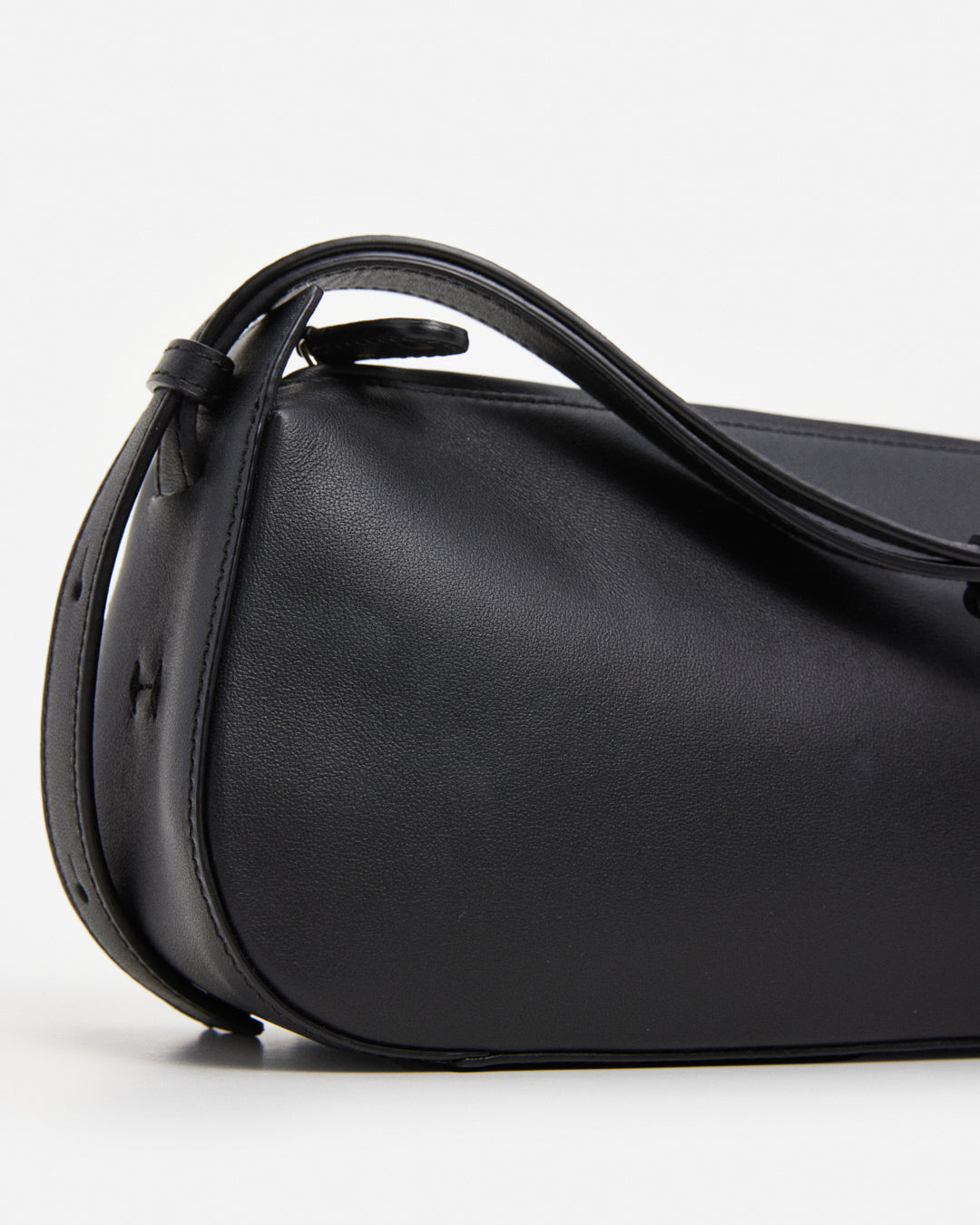 Tuna Shoulder Bag Leather Black