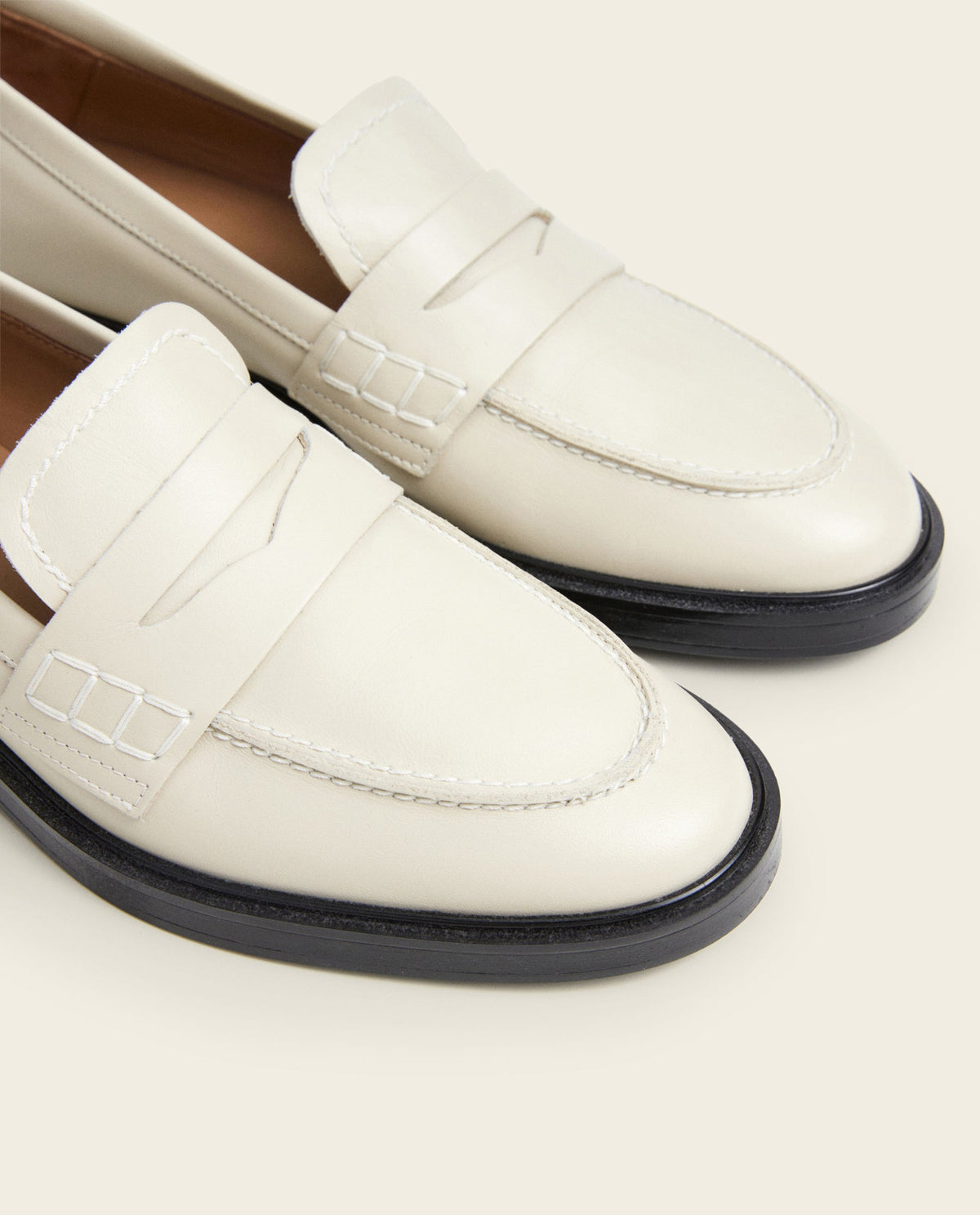 Sara Leather Creme