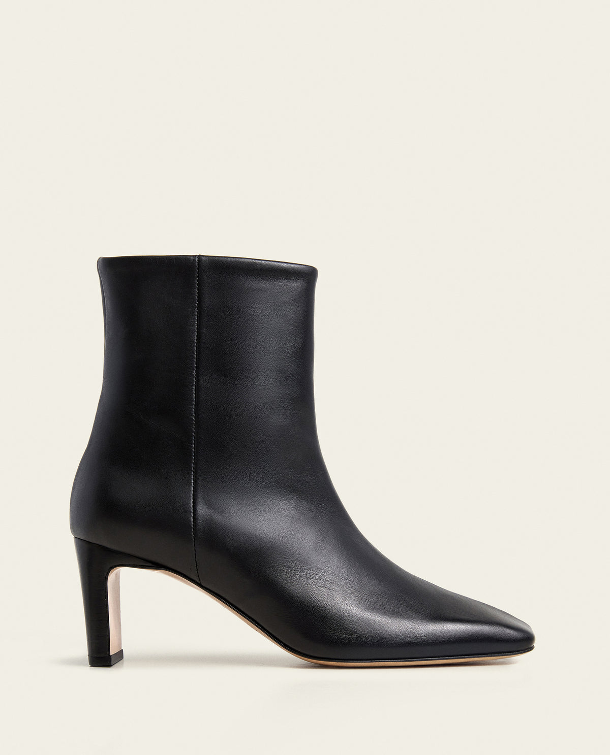 Moa Leather Black