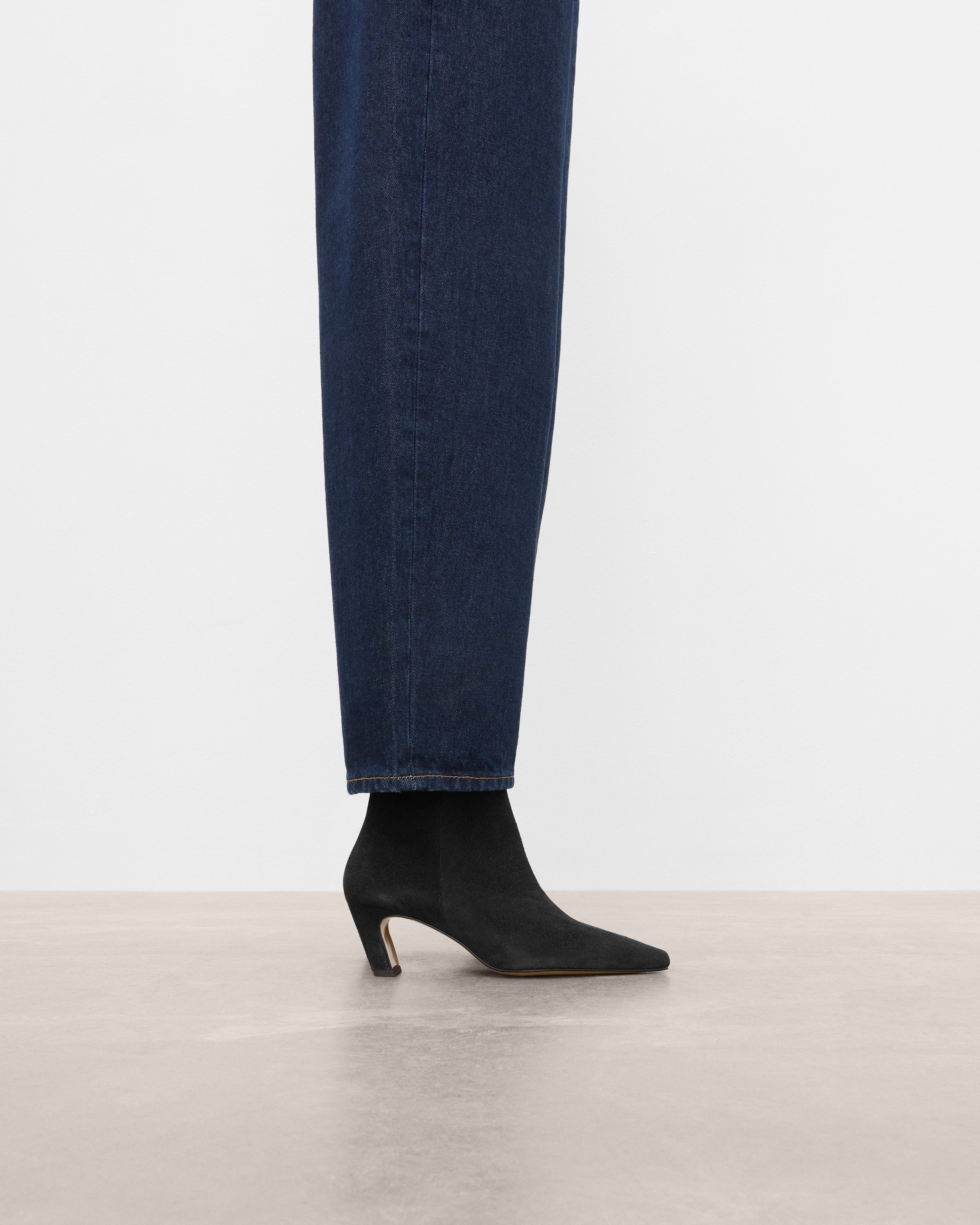 Xena Suede Black